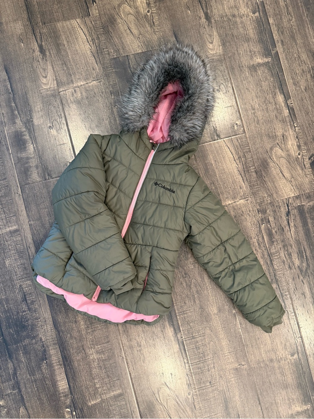 Columbia Olive Green Puffer Jacket with Pink Trim and Faux-Fur Hood